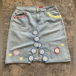 V Cristina Sz 8 Boho Light Denim Jean Skirt with Crochet Appliques